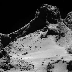 A large fracture running across the comet. Credit Eureopean Space Agency